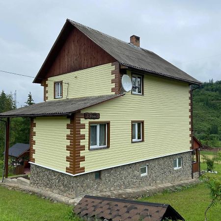 Родинна Оселя Slavske Exteriér fotografie